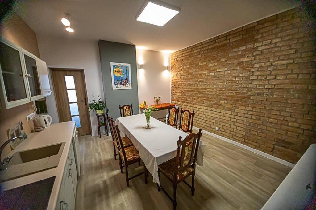 Apartament Rynek Leśna Extérieur photo