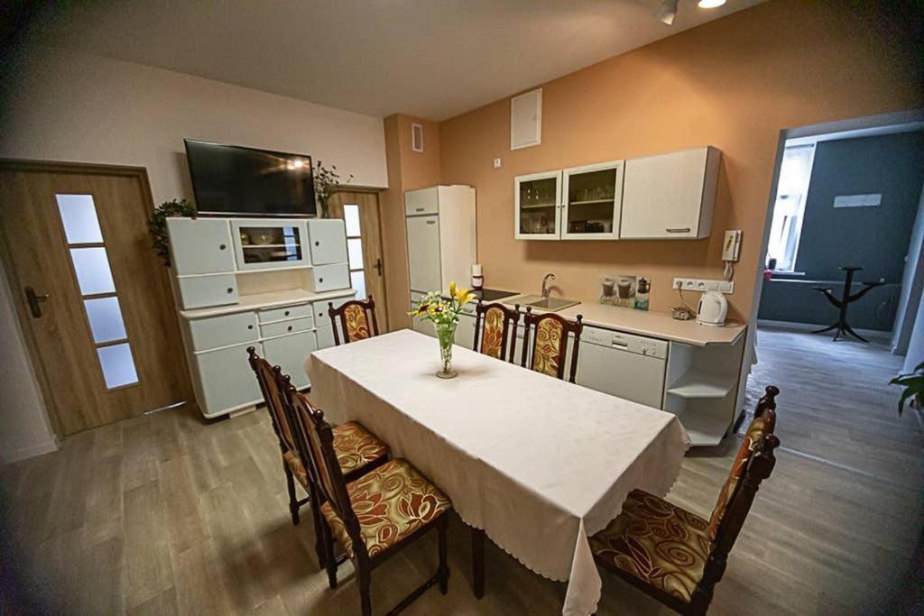 Apartament Rynek Leśna Extérieur photo